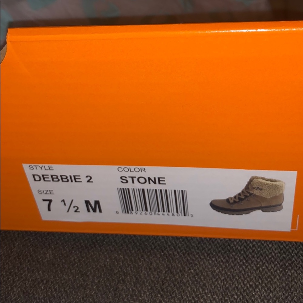 Boots - Picture 3 of 3